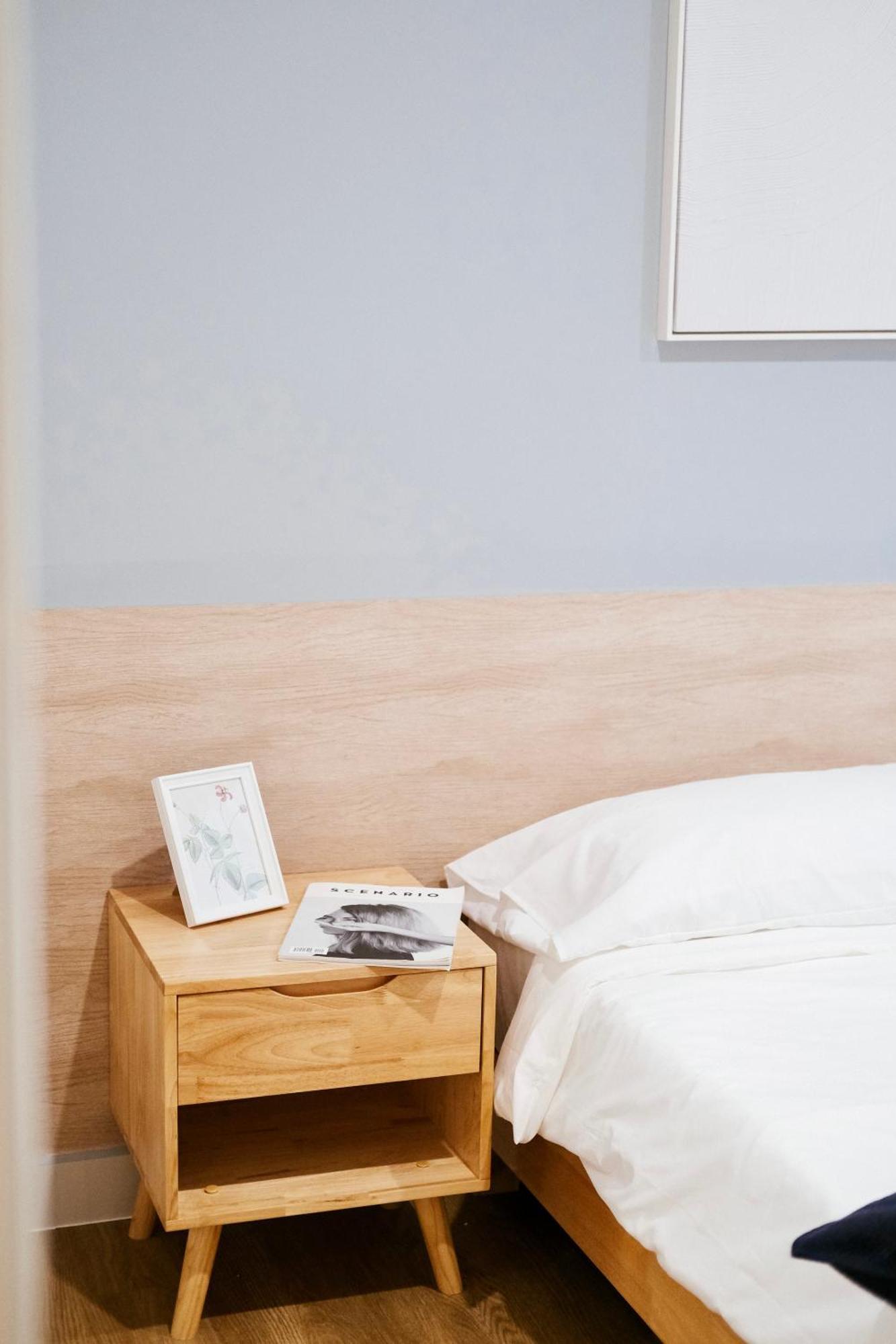 الشقق الفندقية كوالالمبورفي  Arte Mont Kiara المظهر الخارجي الصورة A bedside table